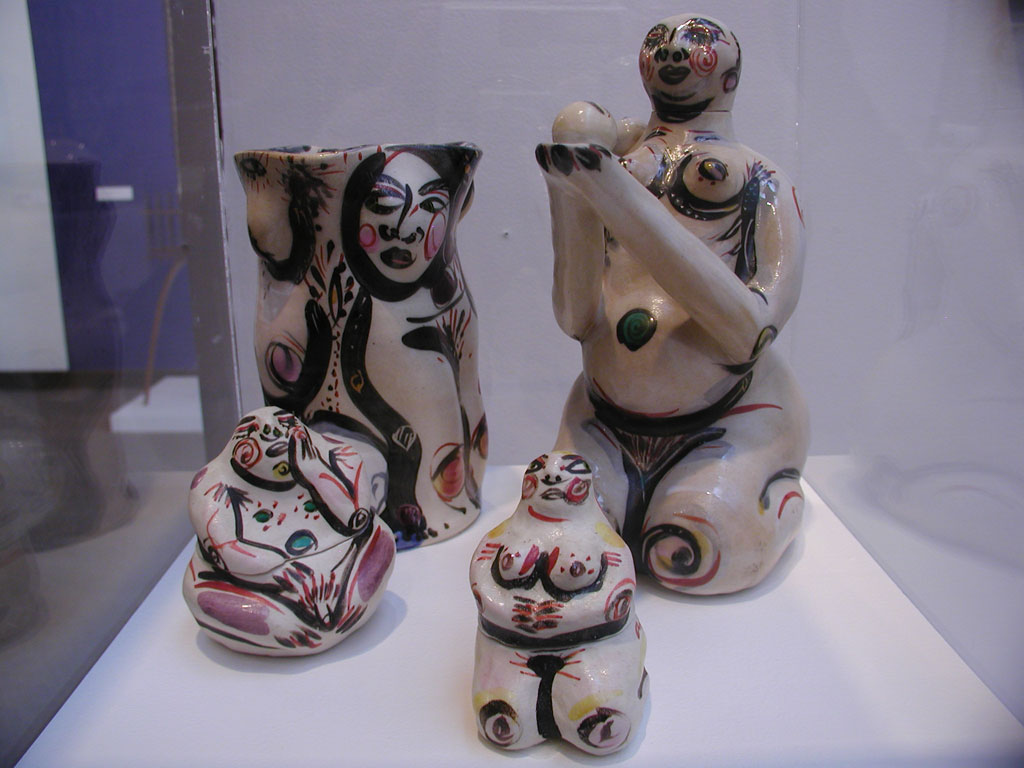 Akio Takamori, Teapot, 2 teabag holders and vase at the Fuller Craft Museum