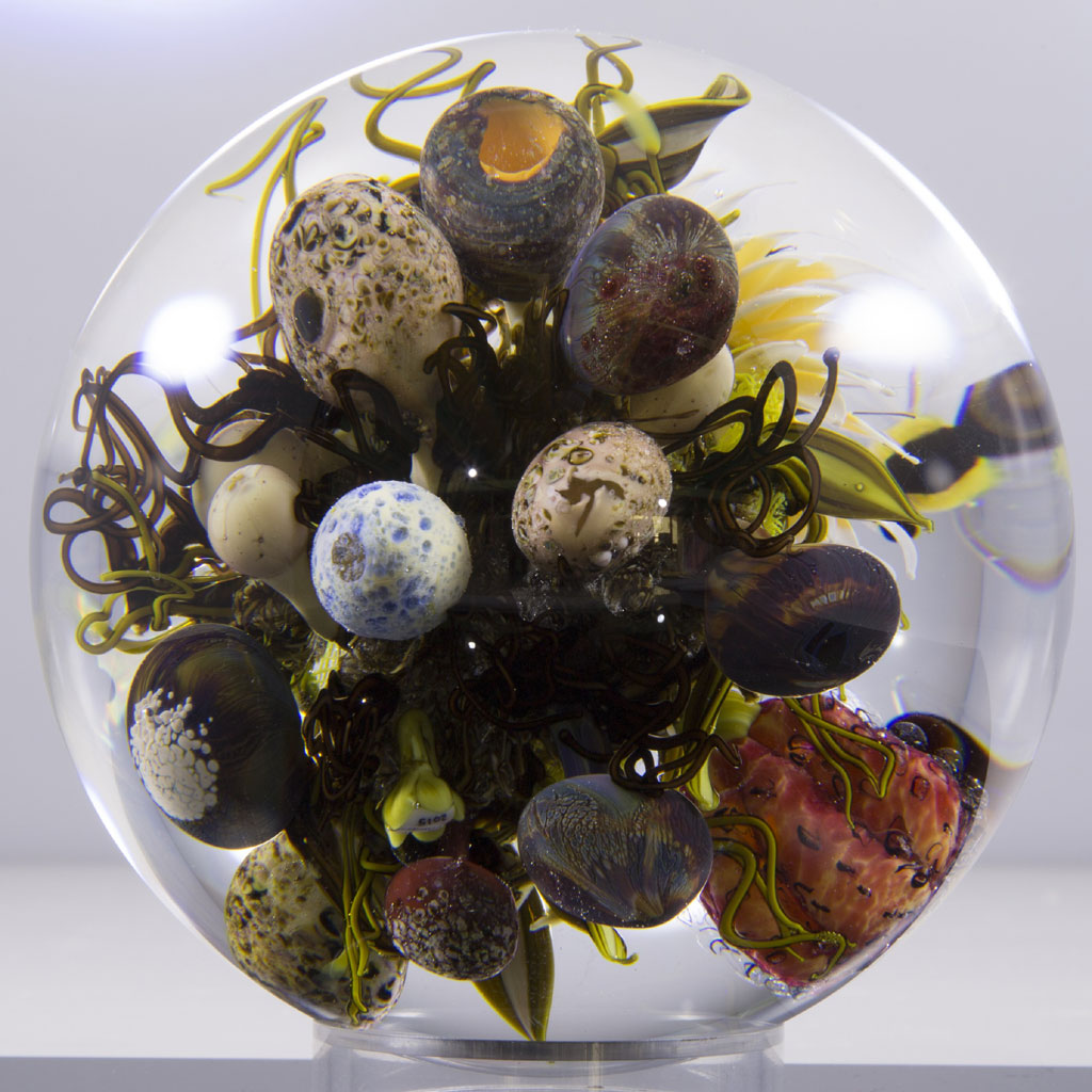 Paul J. Stankard, Meditation on the Healing Virtues of the Plant Kingdom - Nature's Fecundity in Flameworked Glass, 2015. Joseph Stankard photograph