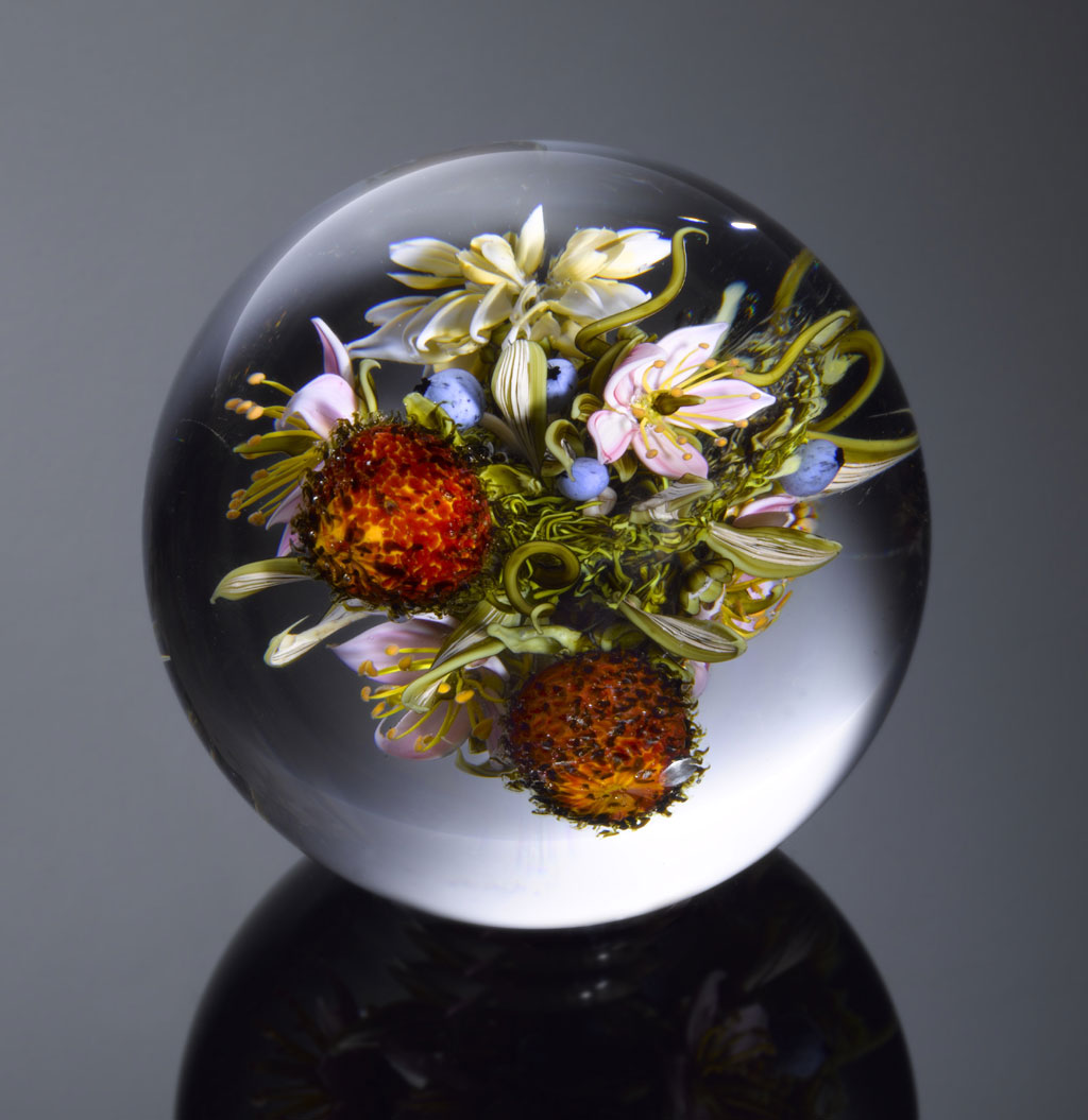 Paul J. Stankard, Floral Bouquet with Prickly Fruit Series, 2012. Ron Farina photograph