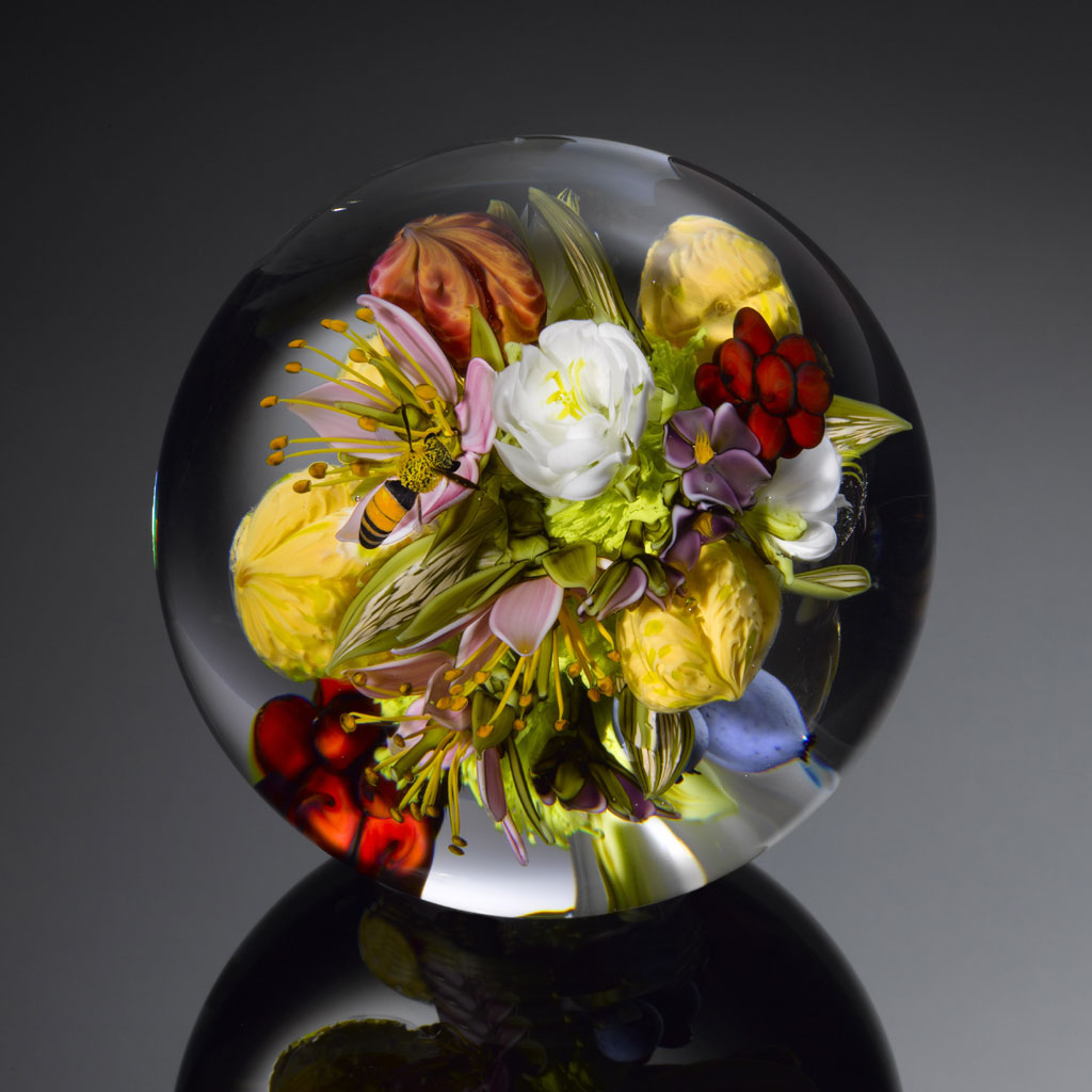 Paul J. Stankard, Flowers and Fruit Bouquet, 2014. Ron Farina photograph
