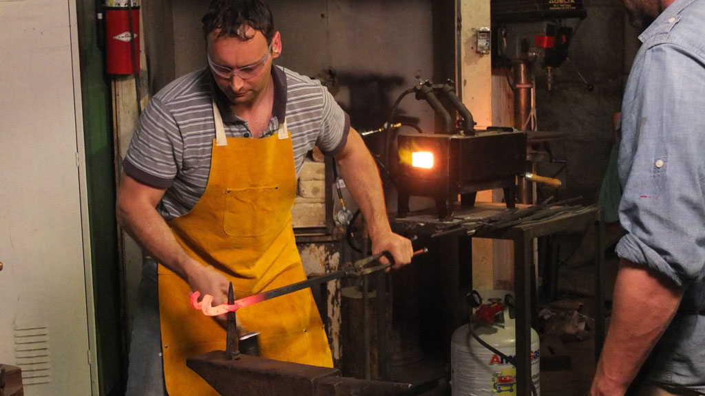 Davide Prete forging, Mark Markley photograph