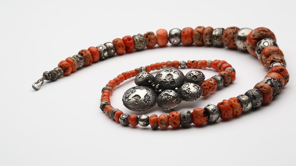 Ramona Solberg, Coral and Electroformed Bead necklace, 1980. Courtesy of Nancy L. Worden, Rex Rystedt photograph