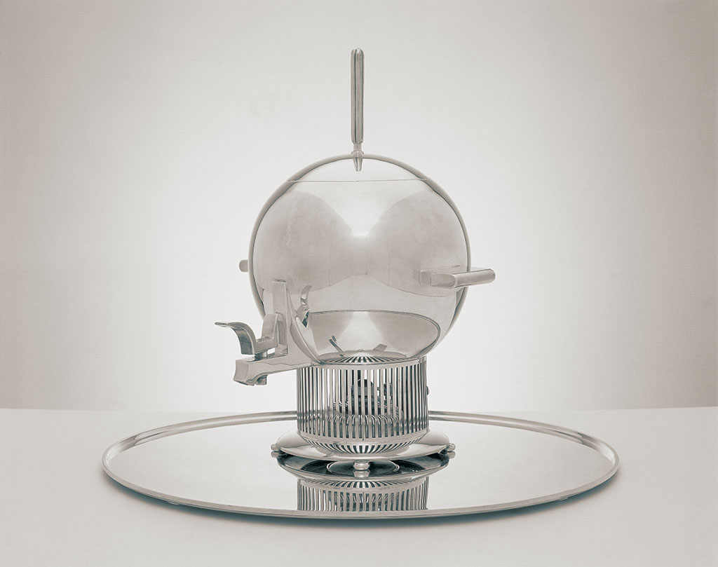 Eliel Saarinen, Tea Urn and Tray, c. 1934. Courtesy of Cranbrook Museum of Art and Ronald S. Swanson, R.H. Hensleigh photograph