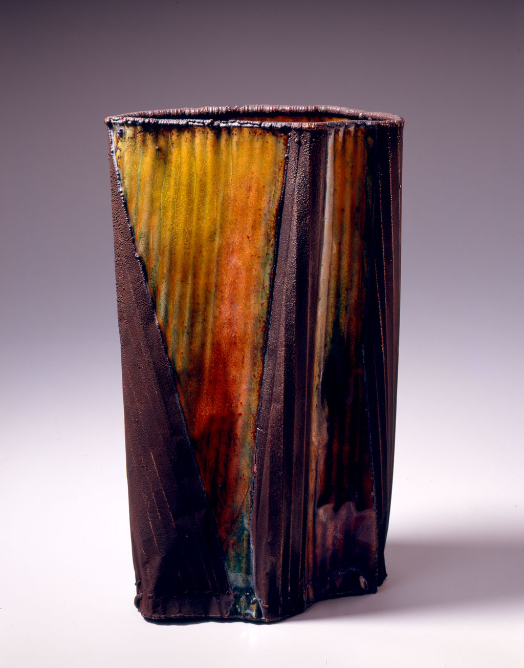 June Schwarcz, #2200, 1999. Ceramic. Courtesy Forrest L. Merrill, M. Lee Fatherree photograph