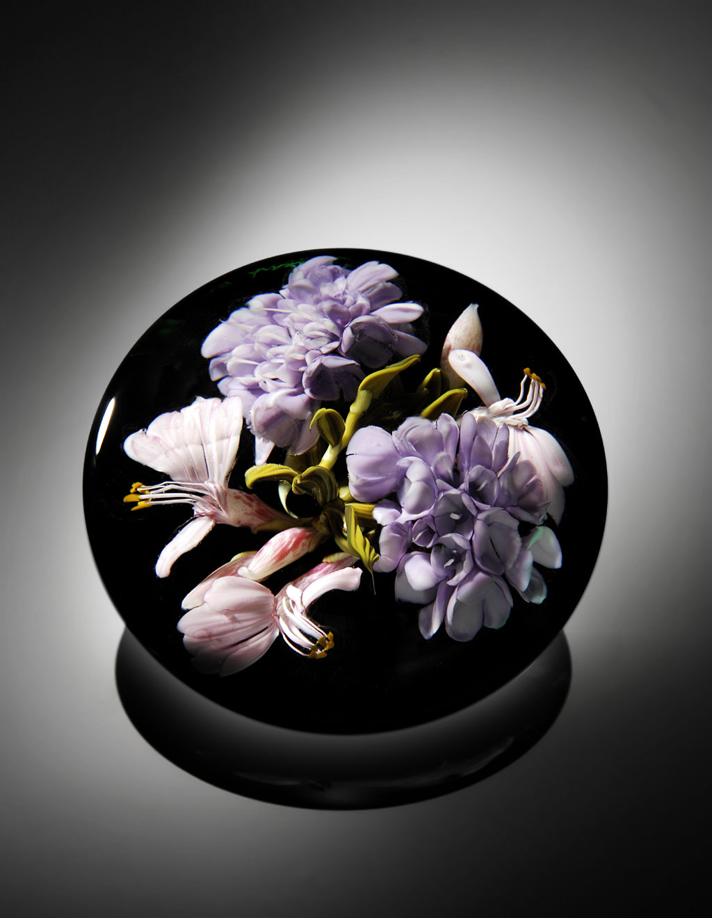 Christine Stankard Kressley, Bachelor Button and Honeysuckle Paperweight, 2009. Douglas Schaible photograph