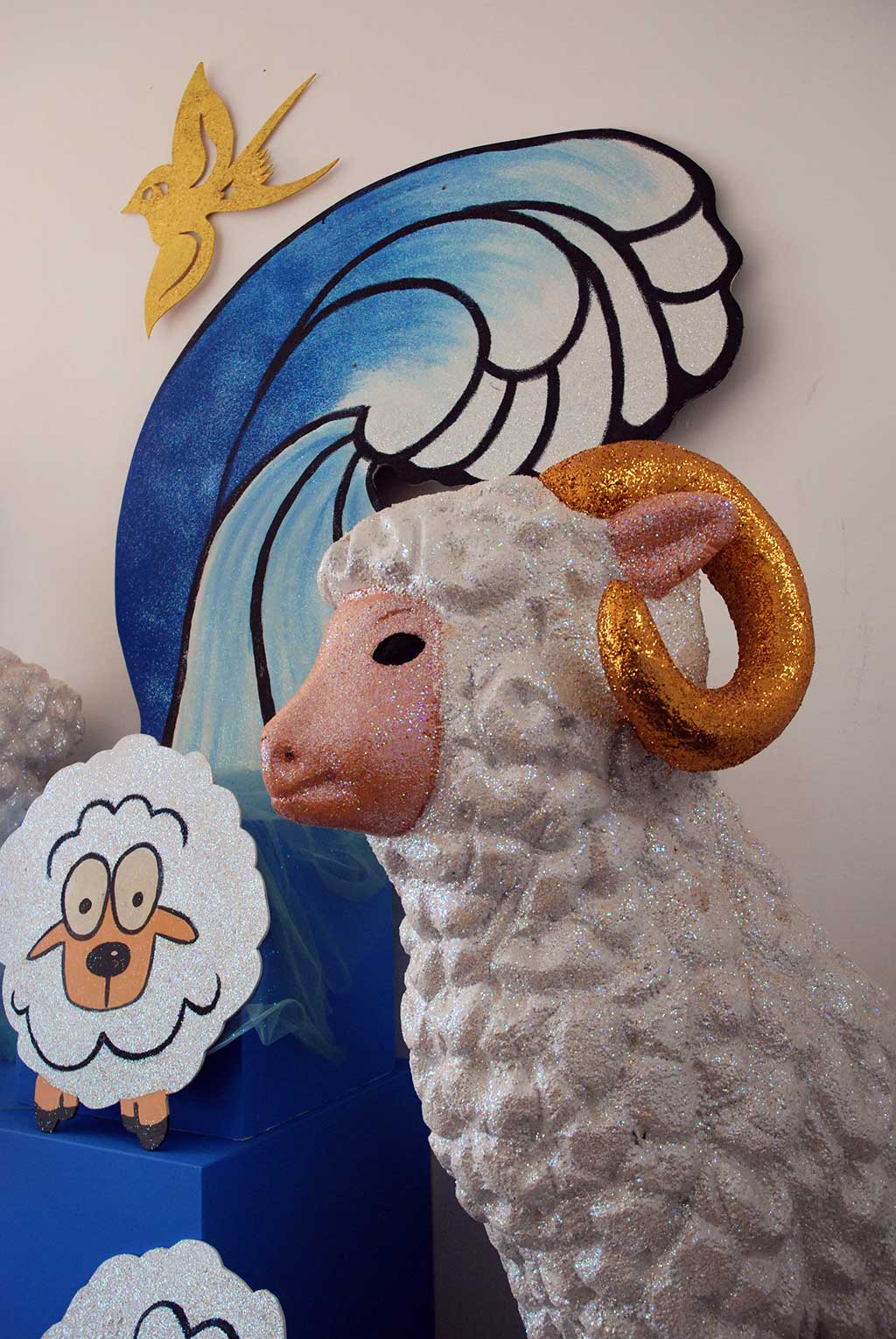 East West Floats, Ram sculpture carved by Yumei Hou