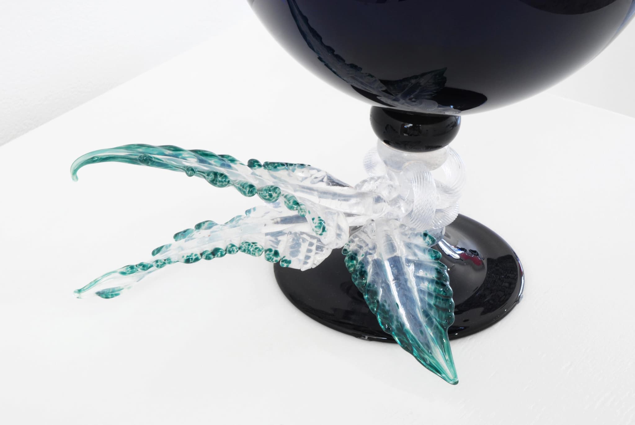 Kazuki Takizawa, Alabaster and Lagoon Feathers, 2017. Blown glass, Catharsis Contained