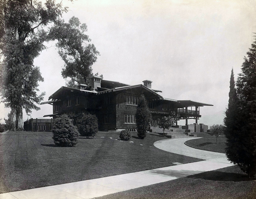 The Gamble House, looking northwest, ca. 1909. Courtesy of the Greene and Greene Archives, The Gamble House, USC.