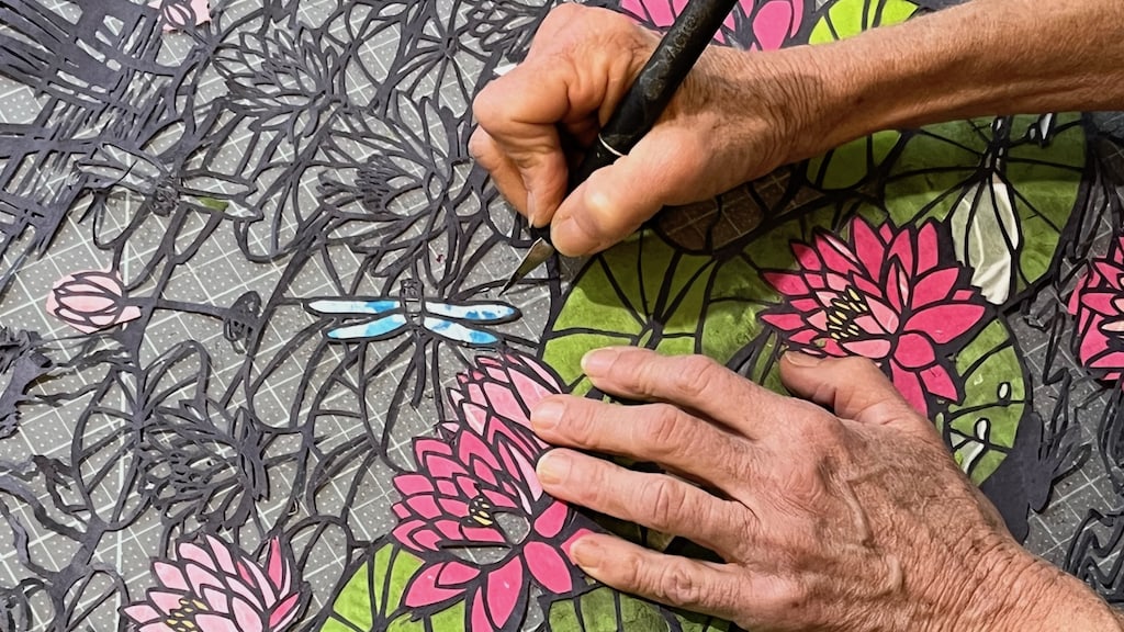 Lorraine Bubar demo cutting with scalpel