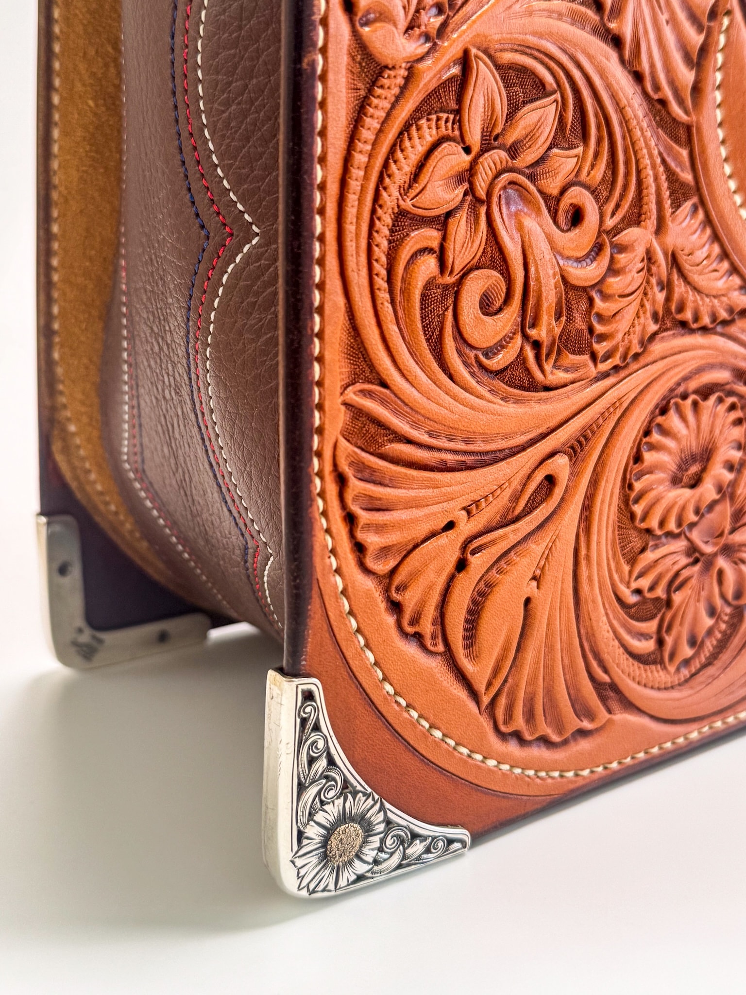 Craft in America Center, Cary Schwarz, Cowboy Craft, Leather Tote, detail, 2009