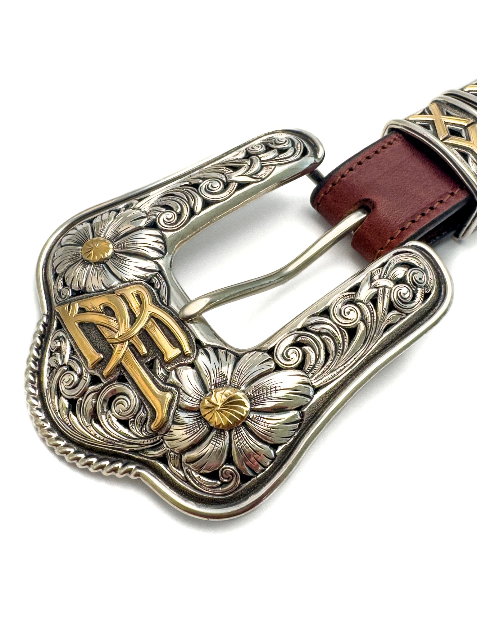 Craft in America Center, Scott Hardy, Cowboy Craft, Three Piece Buckle Set, detail, 2016